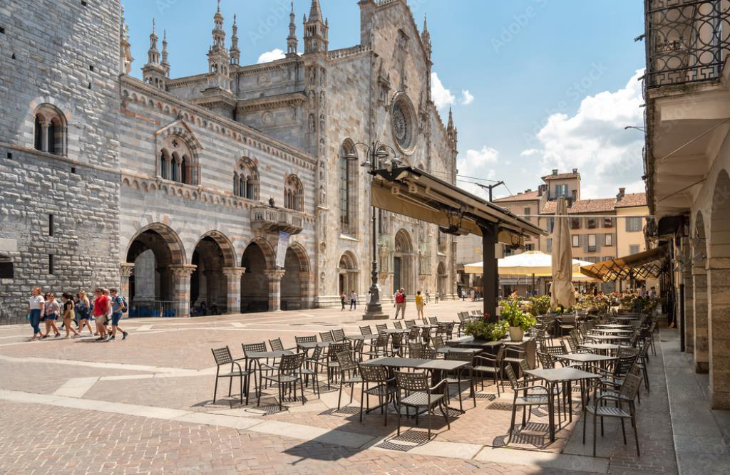 visit como cathedral