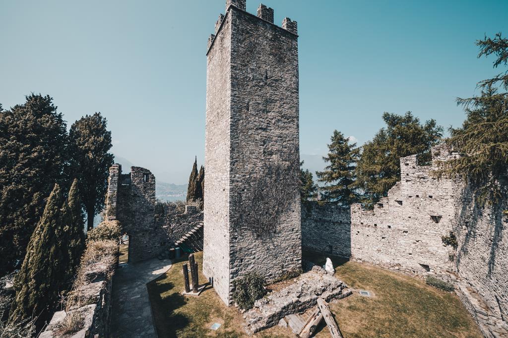 visit Vezio castle lake como