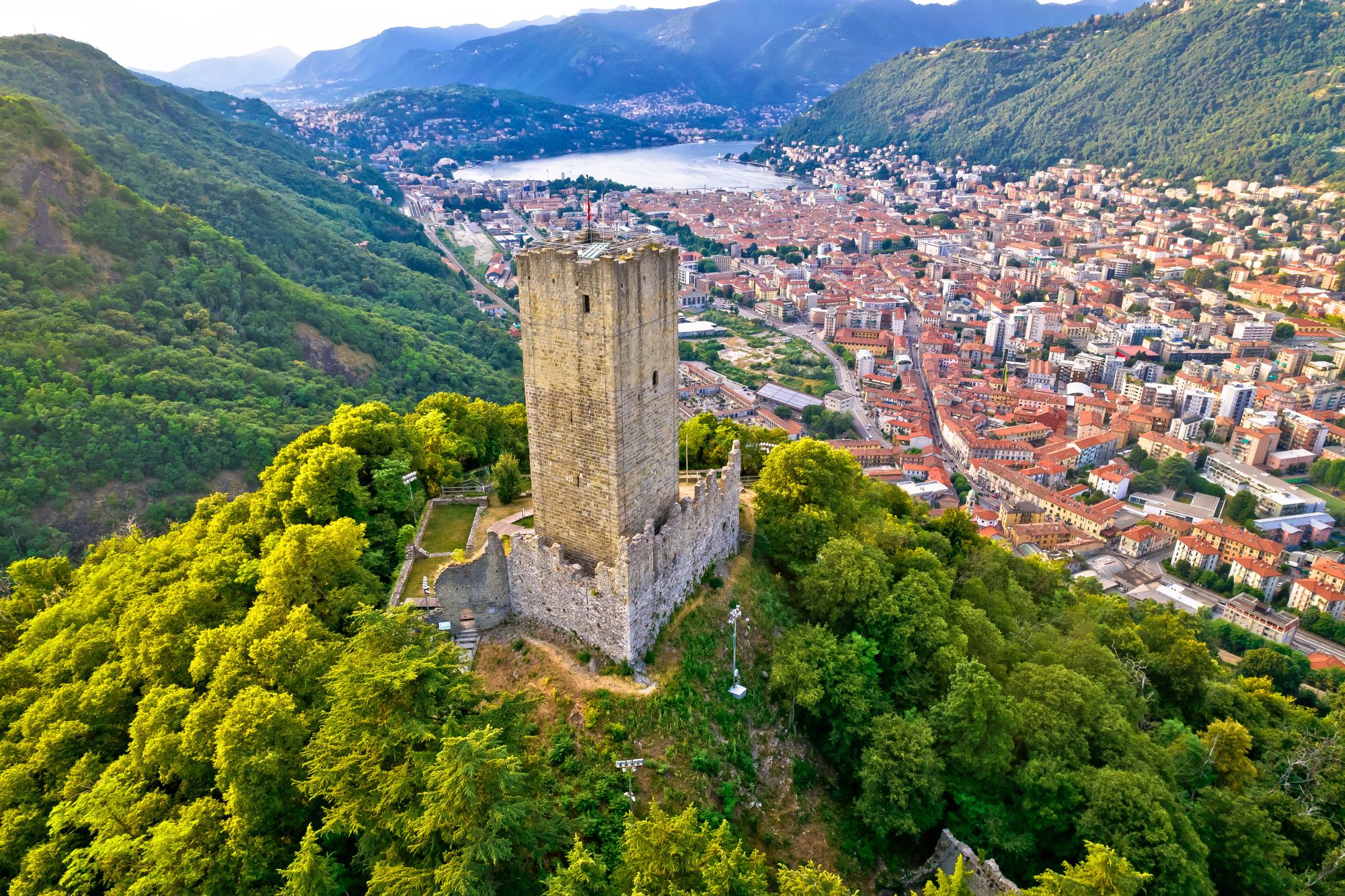 visit castel baradello lake como